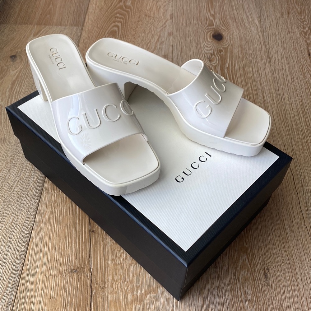 Gucci rubber slide sandals with tags and box